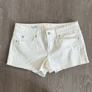 LIKE NEW GAP Women's White Jean Shorts Cut-Offs 27/4r